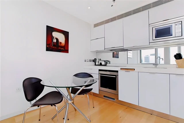 Ontario Tower, Fairmont Avenue, Nr Canary Wharf, London, E14 3