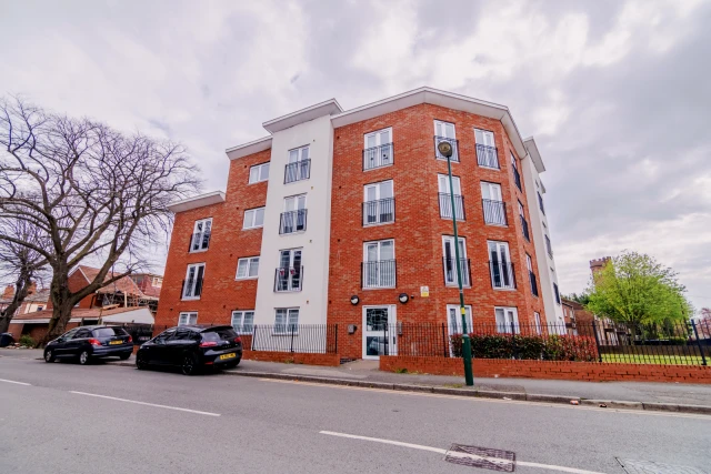 Flat 17, Bywater House , B16 9AU 4