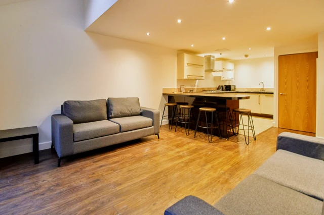 Eastleigh Road, LE3 0DB 3