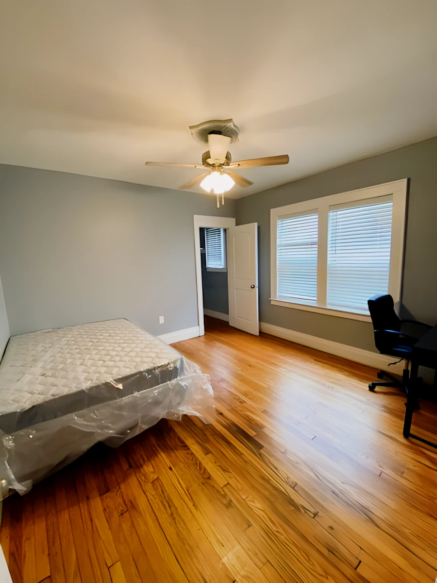 2413 E Genesee St 0