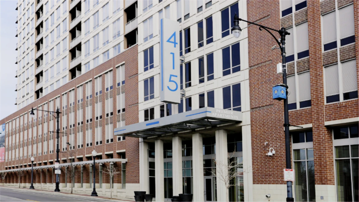 415 Premier Evanston - ที่พักนักศึกษาในเอแวนสตัน