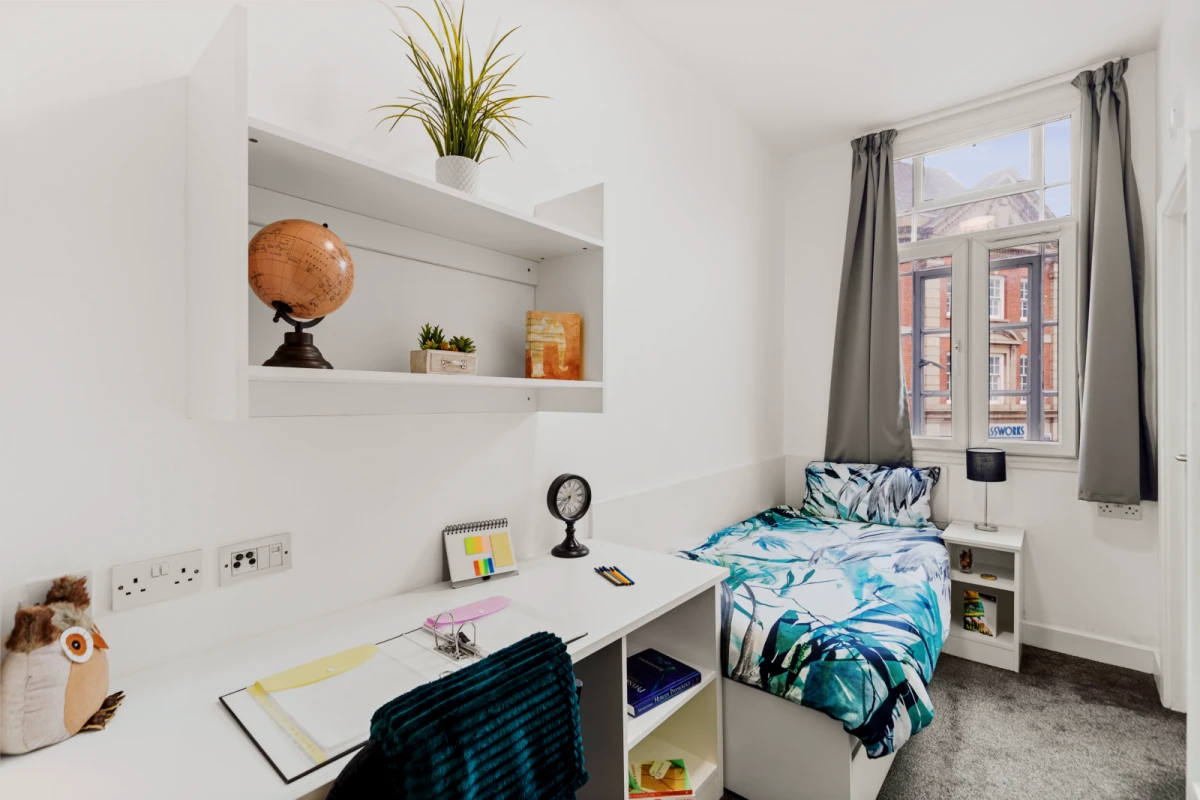 E13, Sangha House, LE1 5SP 0