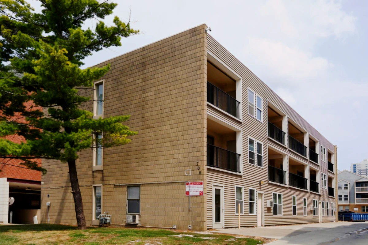 706 S LOCUST ST - Champaign student accommodation