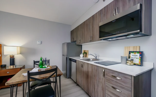 300 King St 4