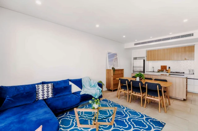 89 Bay St 4