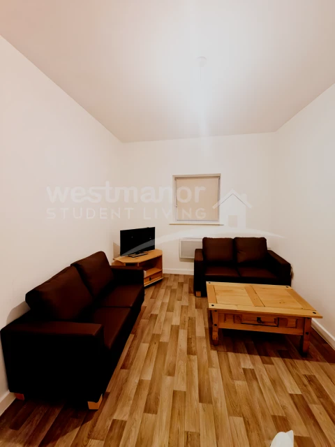 Flat 5, Charlesworth House, LE1 1GS 3