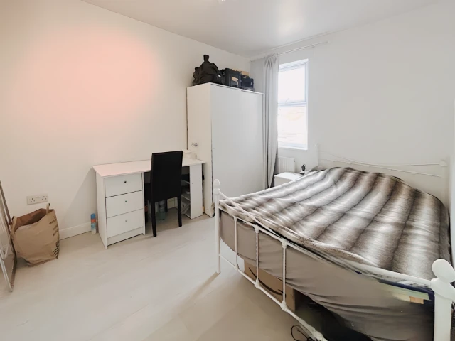 CW-Hilda Road, London 1