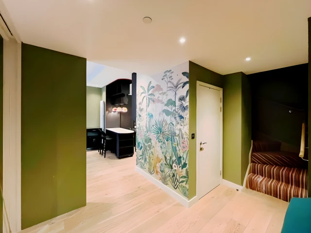 CW-Lookout Lane, London 4