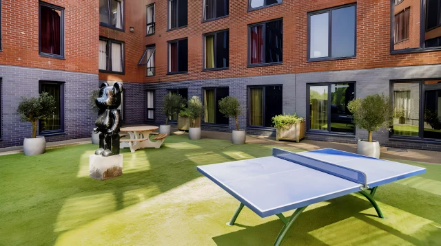 Riverside House 2