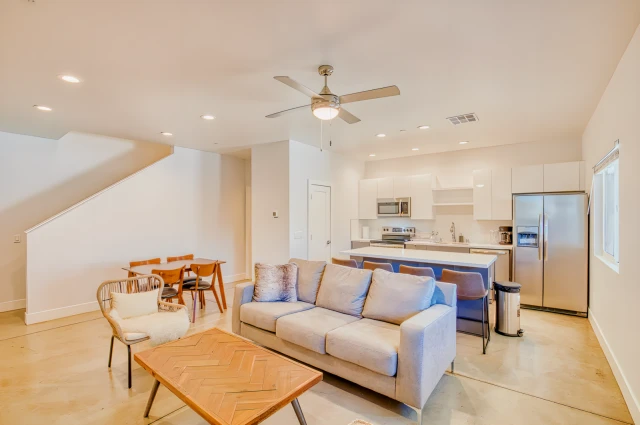 Zona Verde East Apartments