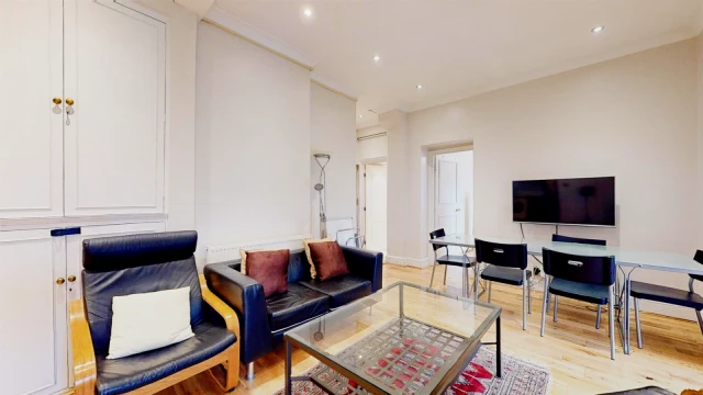 Cromwell Road, Earls Court 1