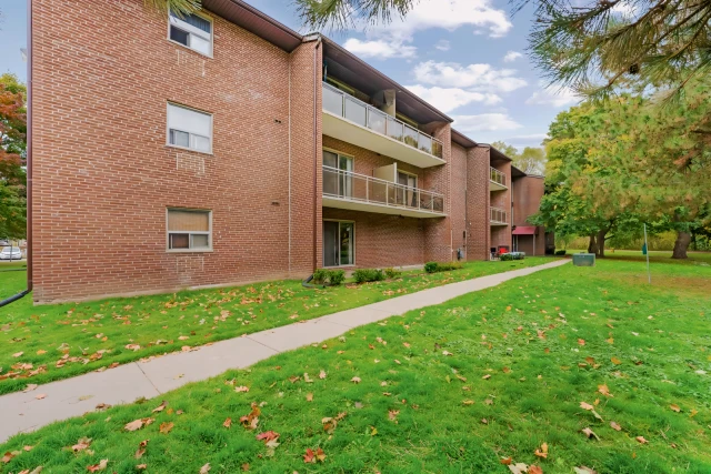 640 Fanshawe Park Road E 1