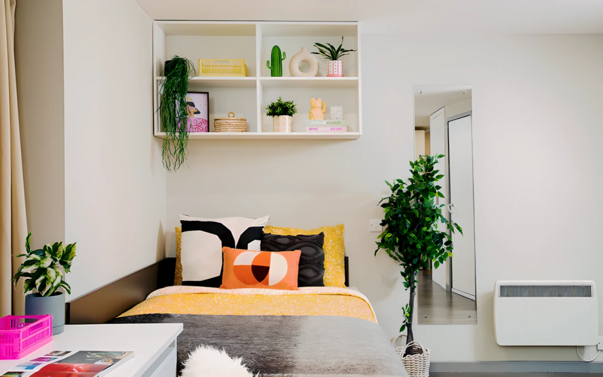 Lit Stapleton House - London student accommodation