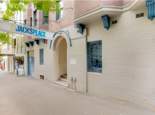 ume Potts Point