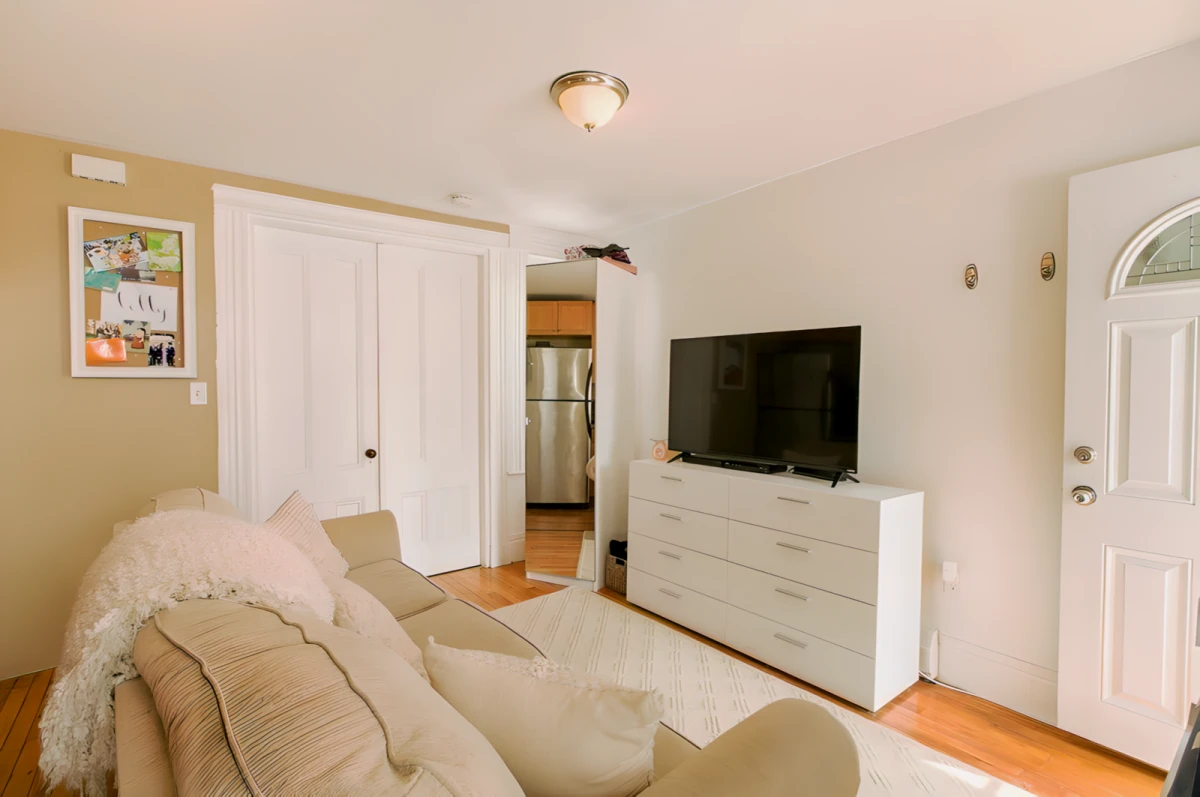 9 Auburn Ave 0