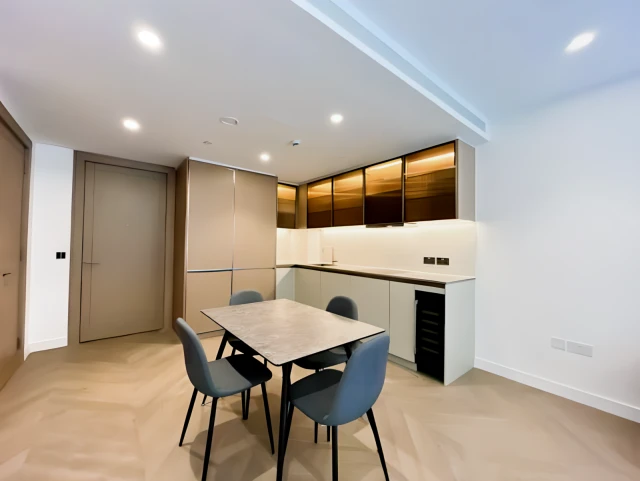 LH-The Haydon, Minories 4