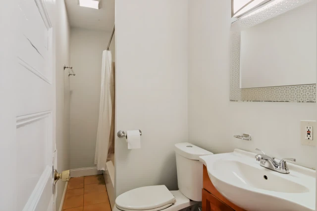 11 Linden Street - Boston student accommodation - 4B1.5B #835 Twin Bedroom B