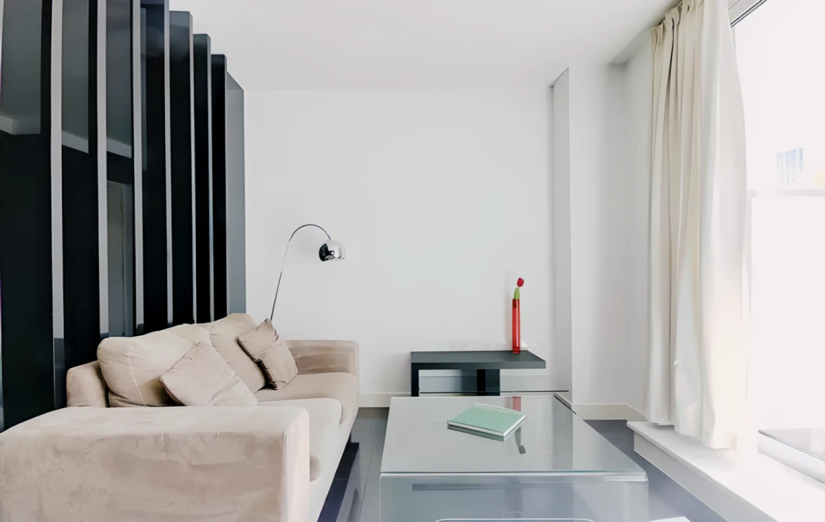 LH-Pan Peninsula Square 0