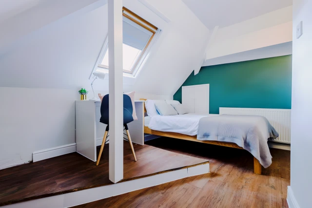 25 Elmsthorpe Avenue 1