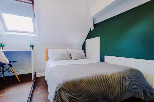 25 Elmsthorpe Avenue 4