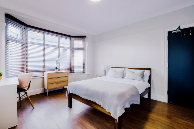 33 Elmsthorpe Avenue 4