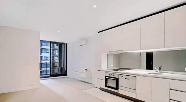 639 Lonsdale Street 1