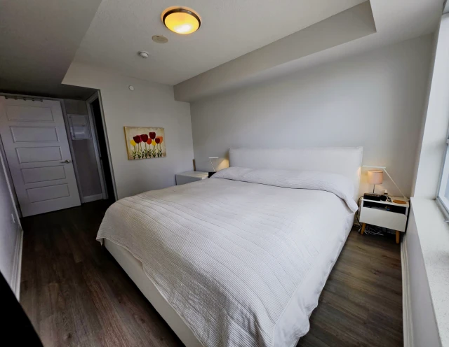 Markham Downtown Condo - 2 bedrooms + 2 bathrooms 2