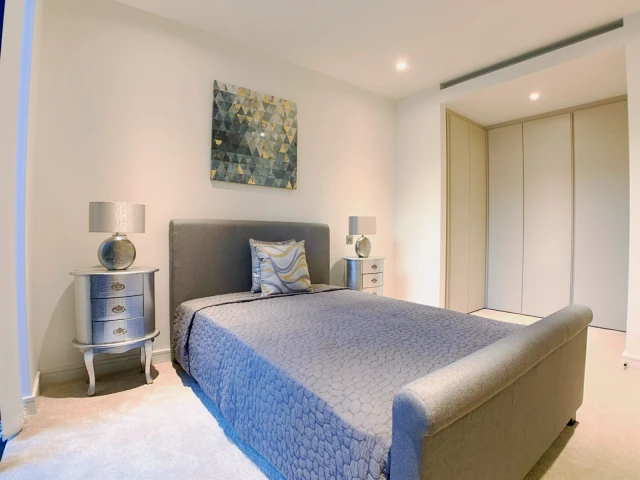 LH-Hampton tower 5404 2