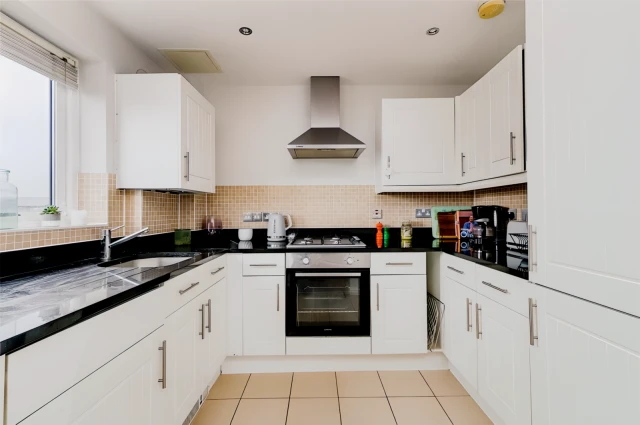 LH-Wellington Square