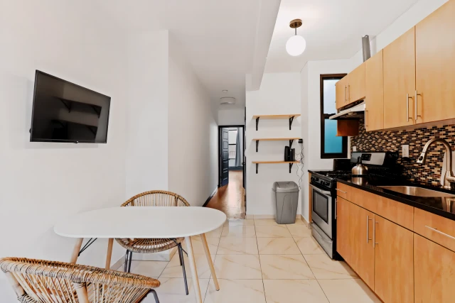 2028 Second Avenue 4