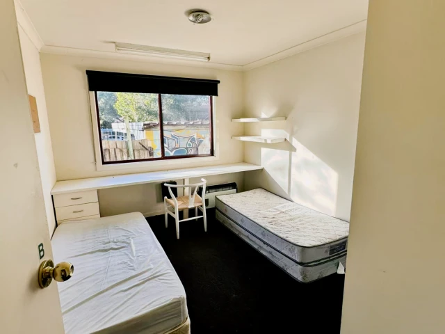 8 Uganda Street 2