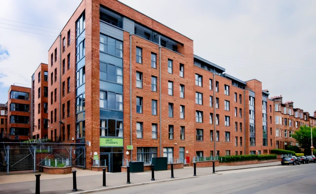 Kelvin Court