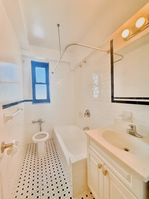 930 Grand Concourse 4