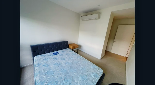 883 Collins Street 3