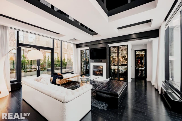 15 Union Square West 1