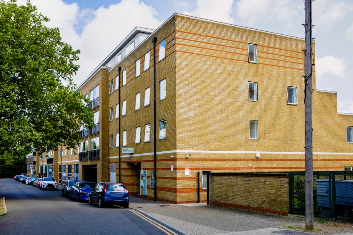 Ewen Henderson Court 0