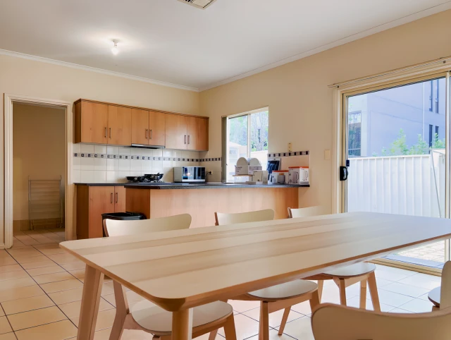 136 Rose Terrace 2