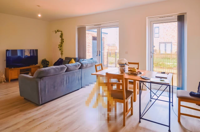 Entire Place·3B2B···59 Parkes Avenue 1