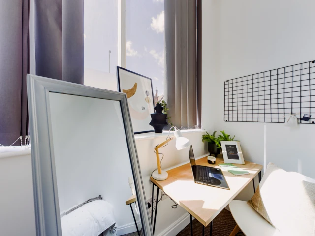 213 Smithdown Road 2