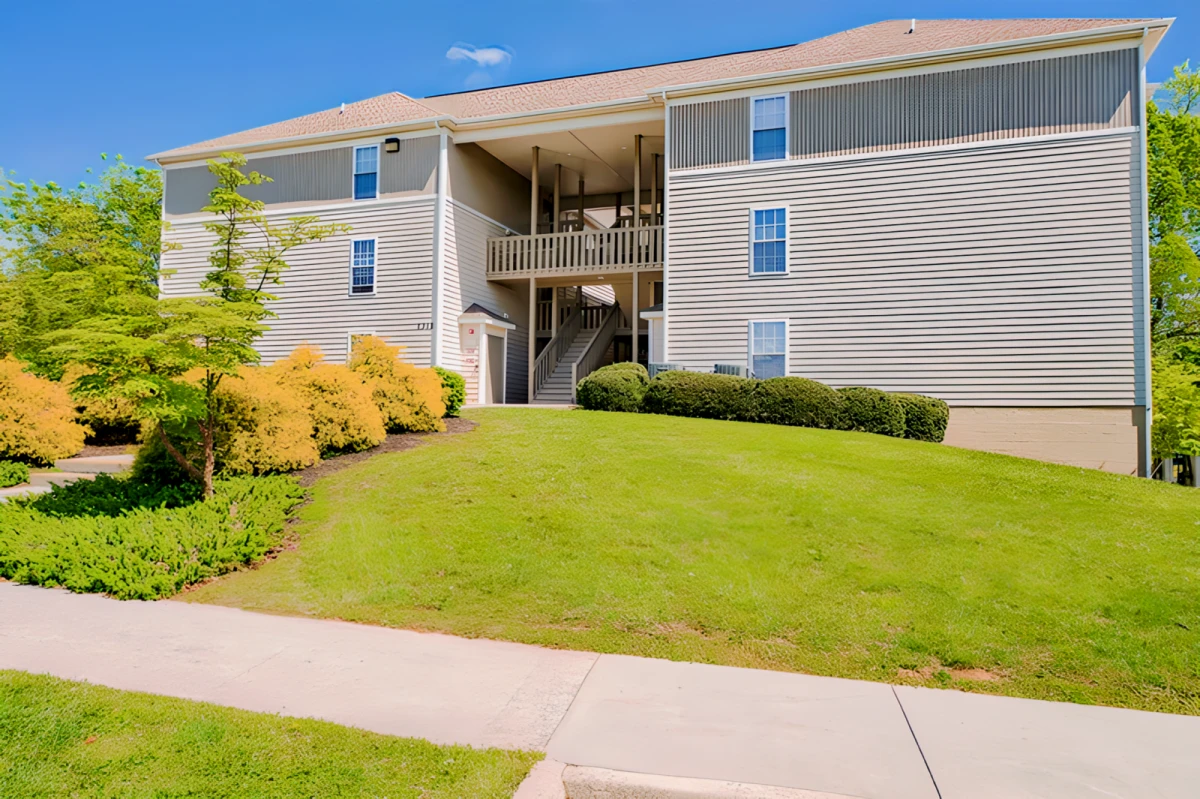 Collegiate Suites & Hunters Ridge 0