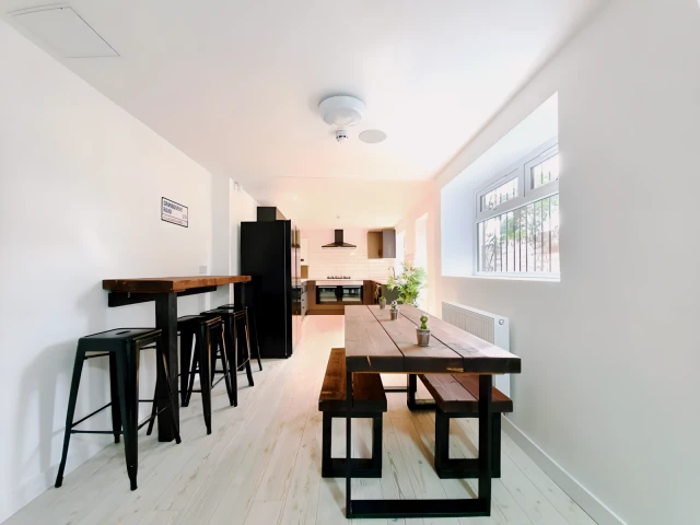 103 Cranborne Road 2