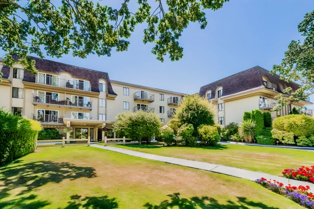 Fernwood Manor Apartments