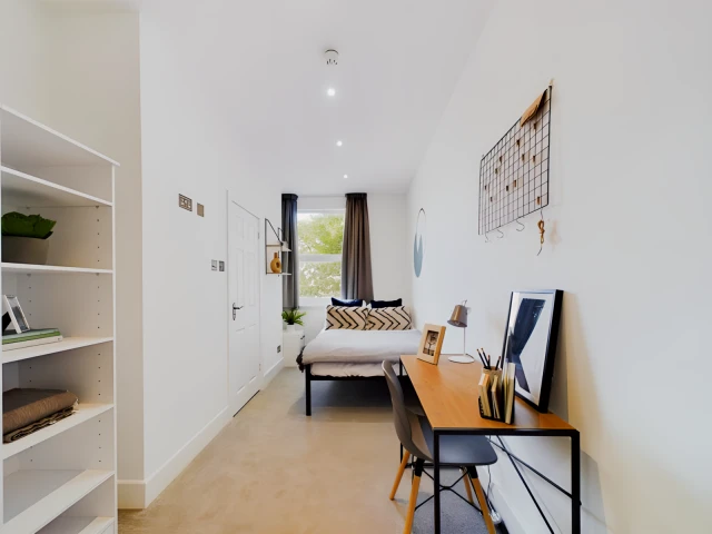 126 Uttoxeter New Road 1