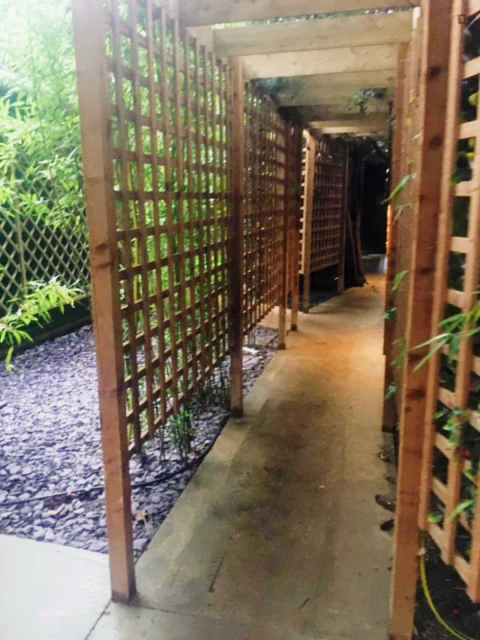 Comfy studio near the Kilburn tube 2