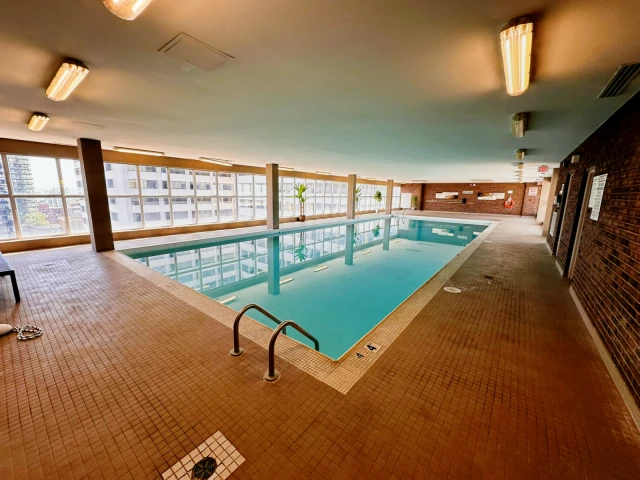 411 Duplex Ave 1