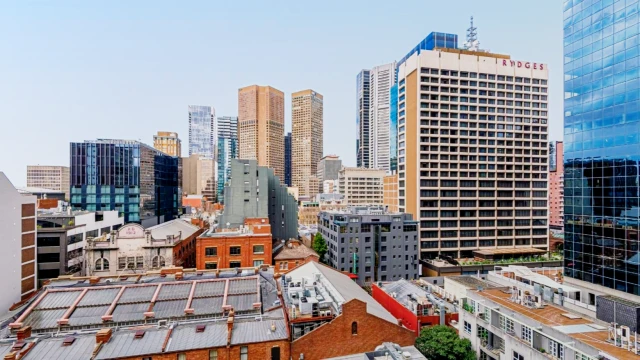 Student Living on Lonsdale 4