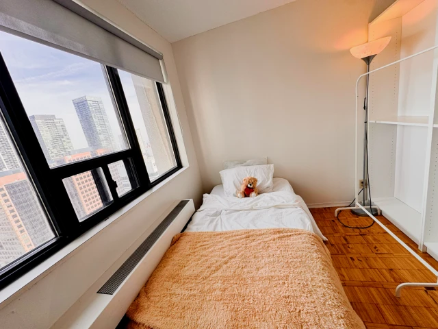 88 Bloor St East 2