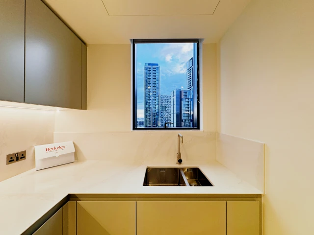 FH-South Quay Plaza - London student accommodation - 2 Bedroom 3 Bathroom Flat1501